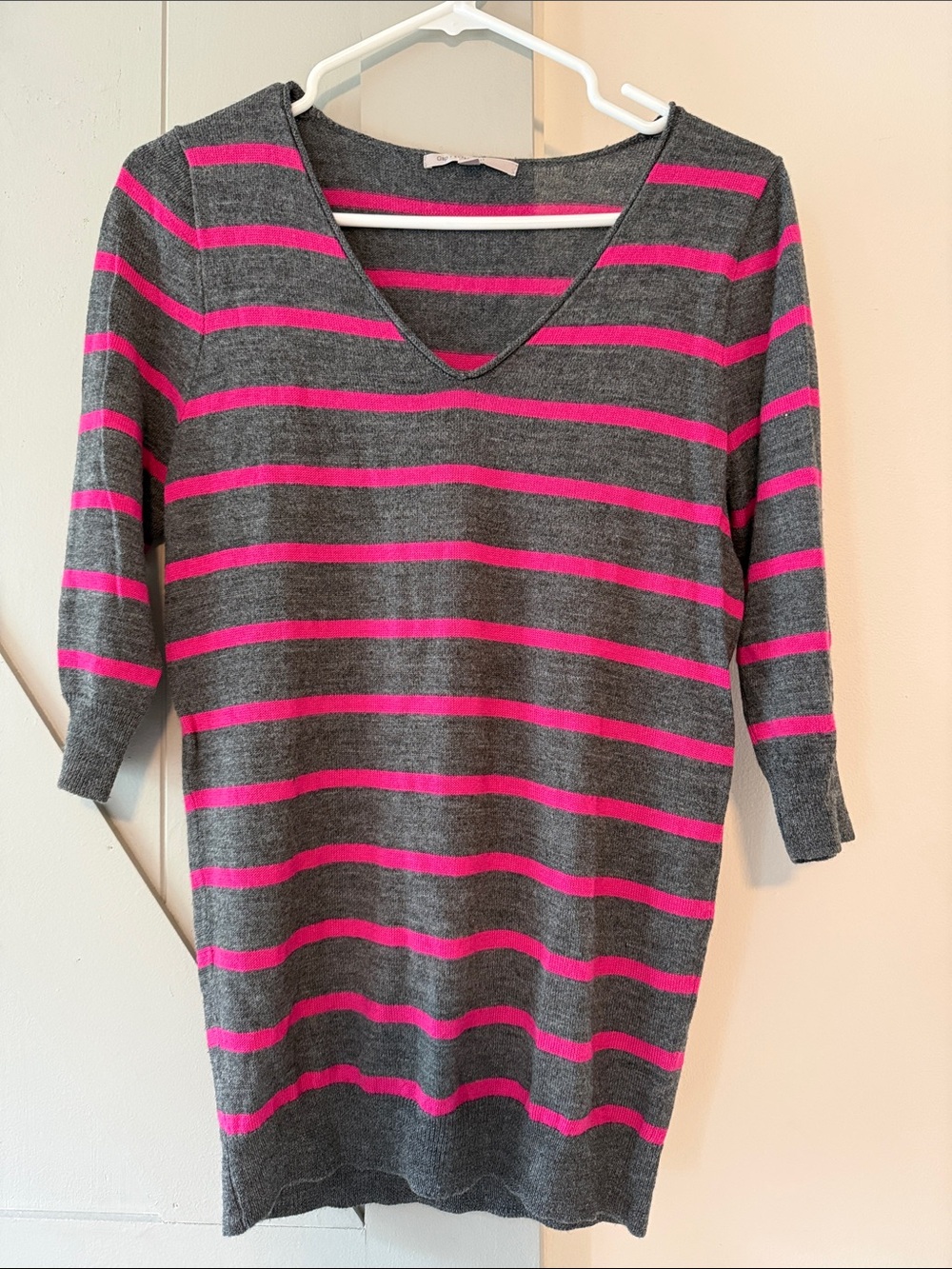 Gap V-neck lightweight Sweater